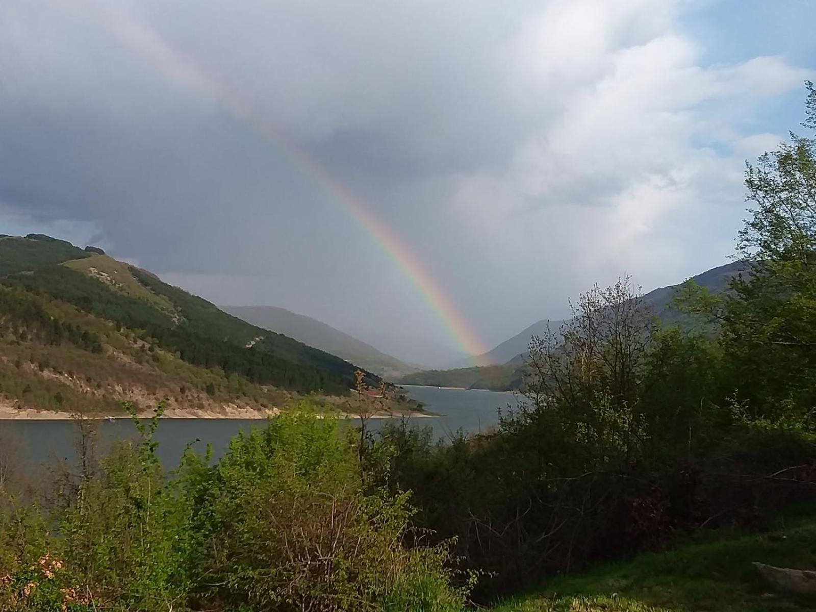 Zavojsko Jezero - Vila Jezero Пирот Екстериор снимка